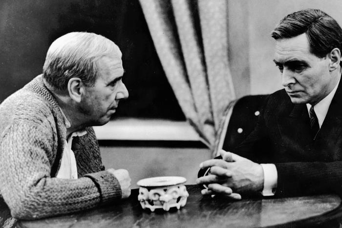 Глеб Жеглов, Штирлиц и доктор Хаус – россияне назвали начальников своей мечты