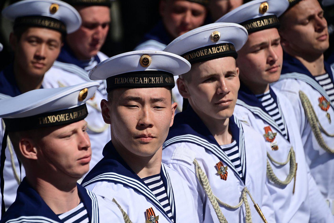 Моряки на Красной площади.