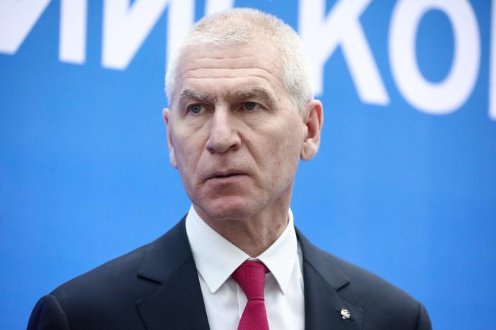 Министр спорта России Матыцин поддержал фигуриста Костомарова