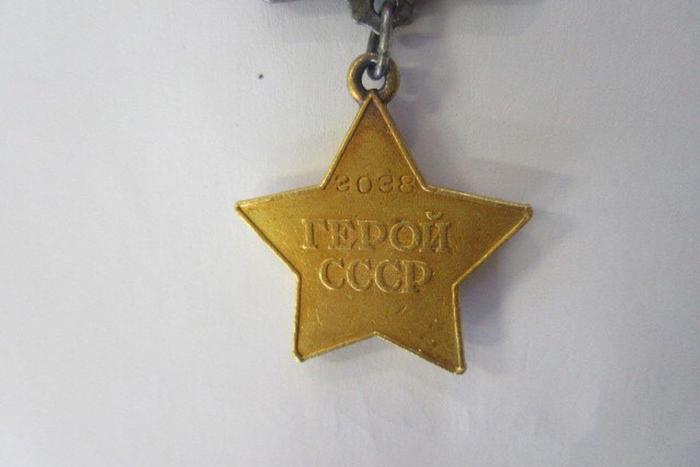 Сколько стоит звезда Героя СССР и кому нужны советские награды за рубежом