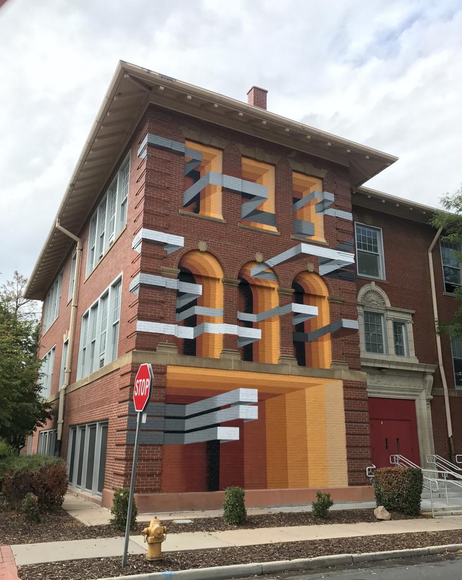 Мурал легендарного Дэвида Луфа