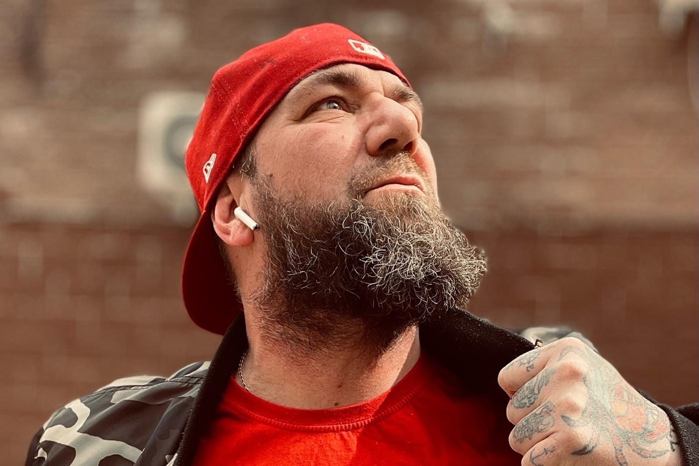 Немецкий учитель стал русским байкером: носит ушанки, любит борщ и пересматривает "Брат 2"