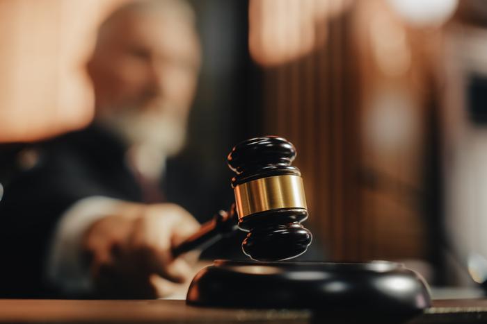 За нацистское приветствие петербуржец получил пятнадцать суток ареста