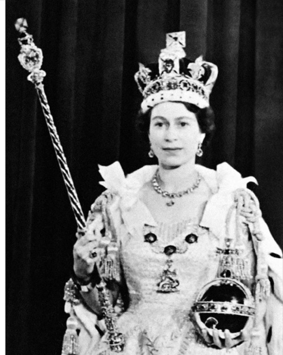 У Виктории опух палец, Эдуард убежал к американке: самые яркие британские коронации