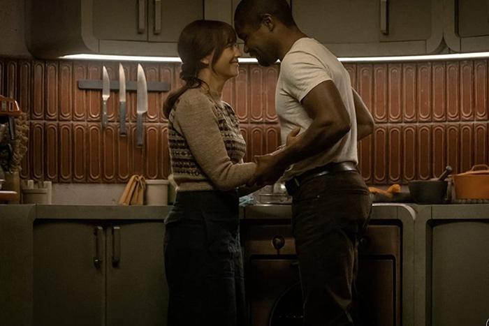 Перед смертью нужно протереть окно. Metro оценило сериальную новинку – антиутопию "Укрытие"