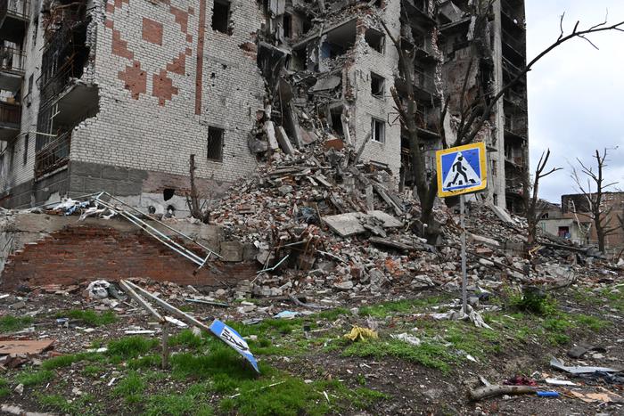 Бойцы группы "Вагнер" спасли людей из дома, подожжённого ВСУ при отступлении