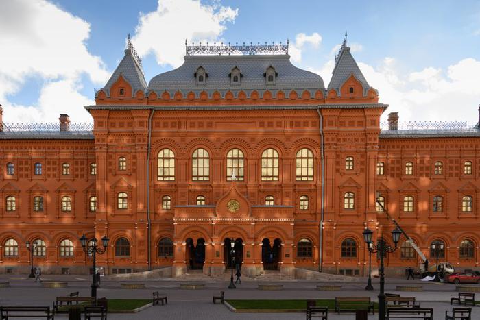 Меняем время на искусство: Tele2 дарит москвичам эксклюзивы в "Ночь в музее"