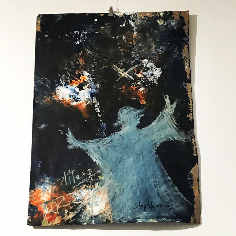 Работа Людмилы Петрушевской, написанная маслом, на выставке в Доме творчества в Переделкино.