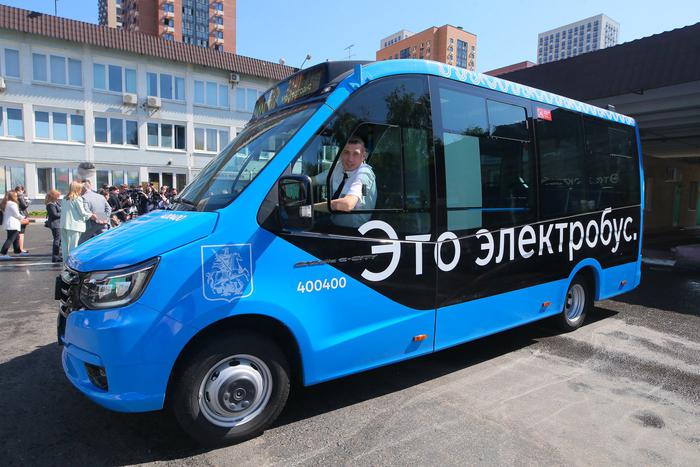 Это не шутка и даже не маршрутка! Маленький электробус вышел в рейс