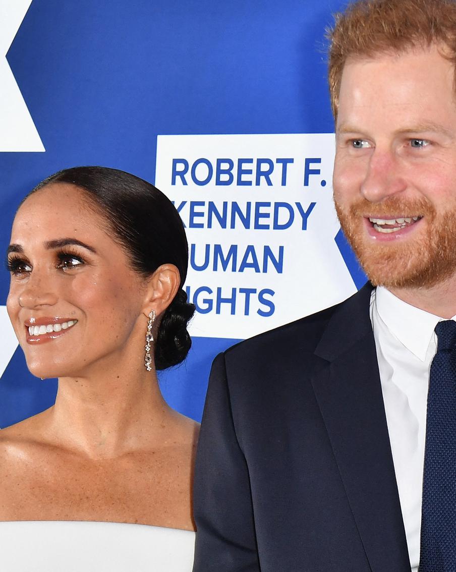 Такси Меган Маркл и принца Гарри преследовал папарацци