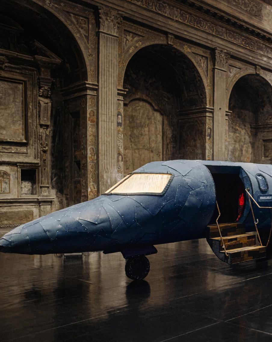 В мире впервые создали самолёт из специального картона, который получился из переработанной джинсовой ткани