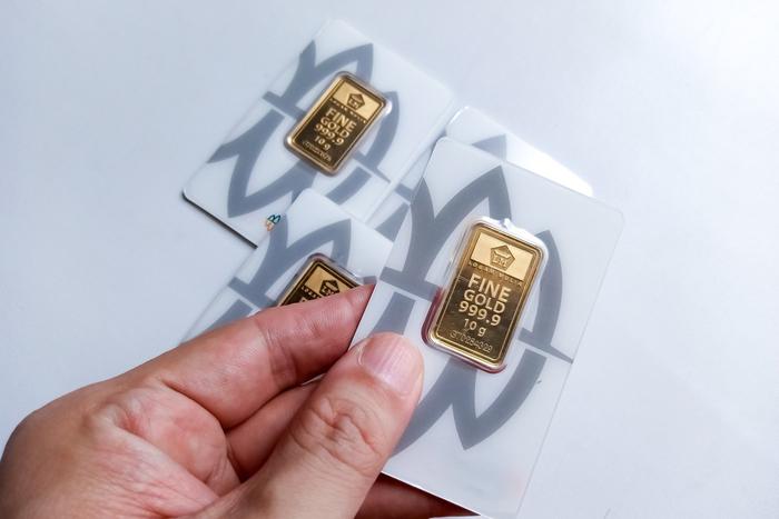 Жёлтый дьявол похитит души россиян: государство начало продавать золотые слитки гражданам