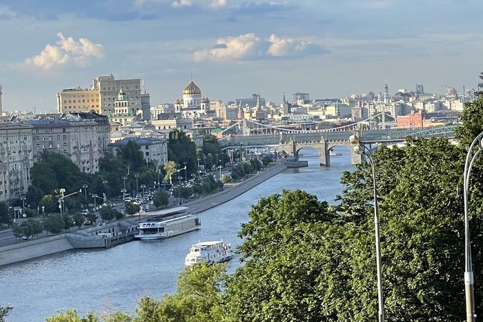 Синоптик сообщил прогноз погоды на выходные в Москве