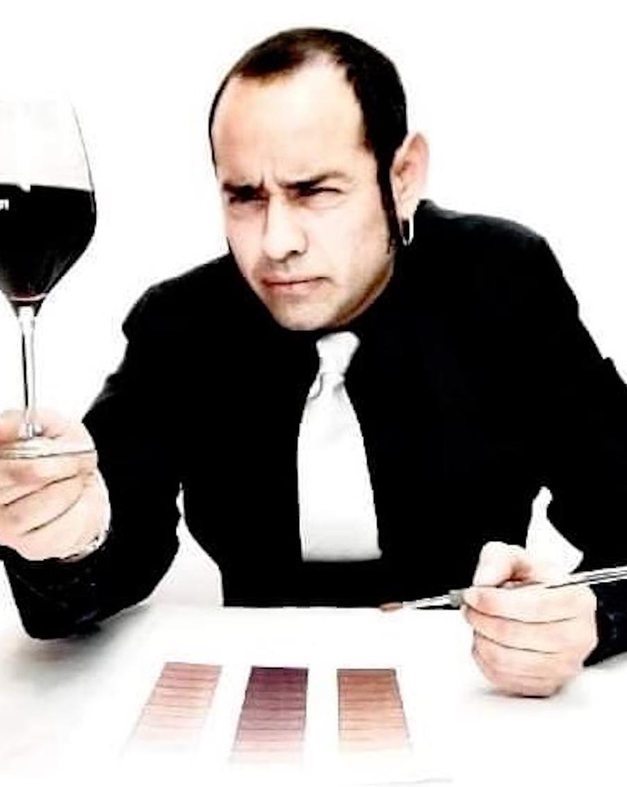 Художник из Чили создаёт исторические комиксы, используя "терпкие" чернила. А проще говоря, вино!