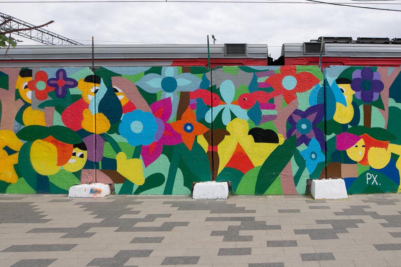 Peeks. В этой уличной картине художник изобразил взаимодействие людей и природы, их единство и взаимопонимание. Граффити говорит прохожим, как жить в эпоху перемен – в гармонии с окружающим нас миром.