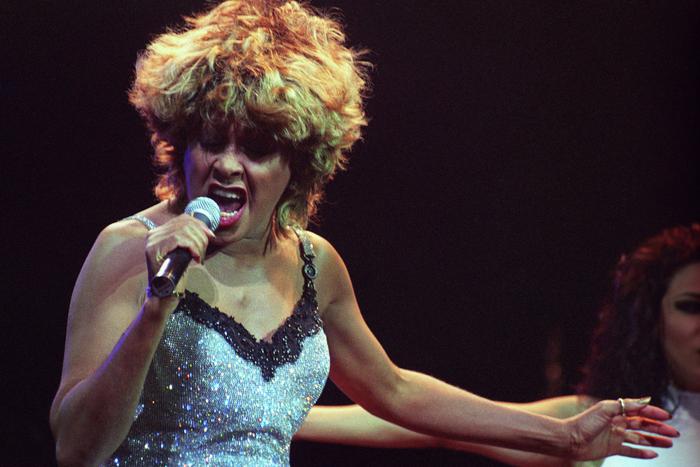 Тину Тёрнер спасла водка с перцем. Metro вспоминает, как певица приезжала в Россию