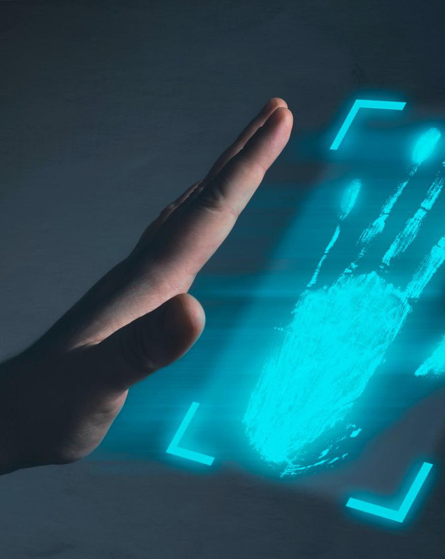 Большой Брат – хиромант: ладонь становится средством платежей