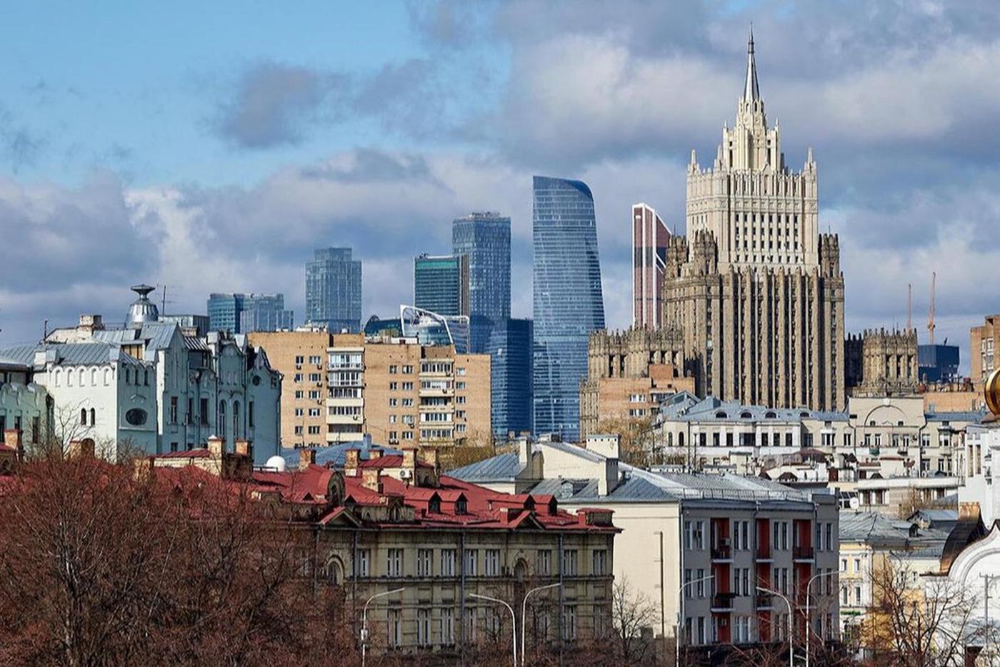 Какой станет москва. Москва признана лучшим городом для проживания. Москва растет. Москва Сдаминфо.