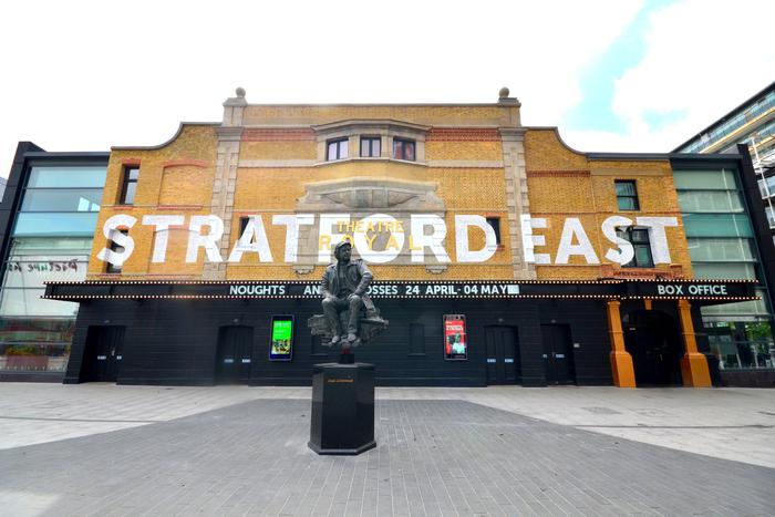 Белым вход воспрещён: в Лондоне покажут пьесу только для чернокожих