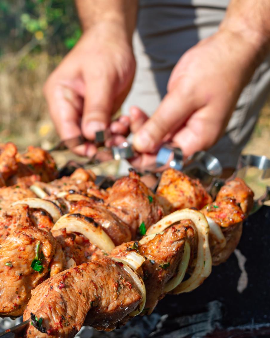Зоны барбекю, где можно самим приготовить шашлык. Рассказываем, где в Подмосковье самостоятельно пожарить мясо