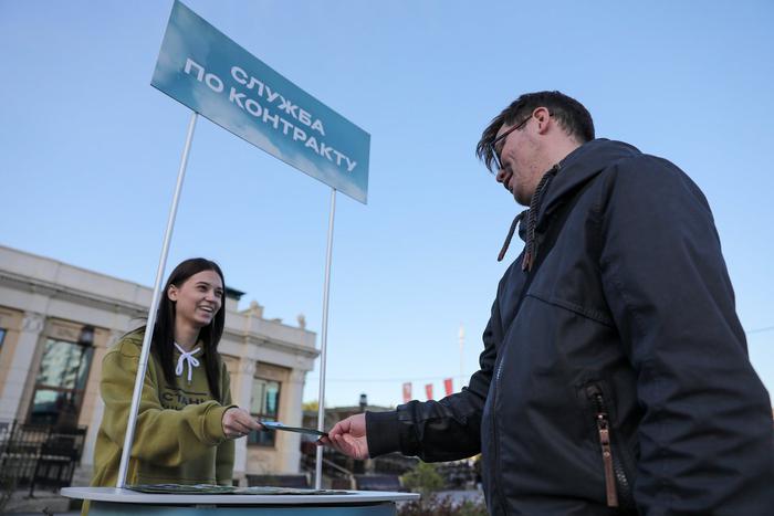 Для большинства мужчин, решивших служить по контракту, главной является возможность защищать Родину