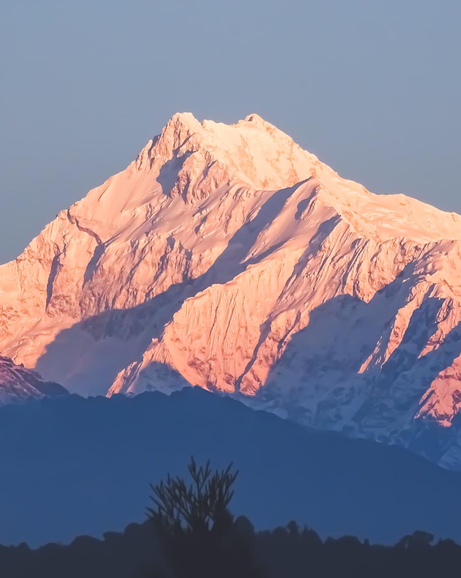 Фрирайдер Луис Стицингер пропал на спуске в Гималаях