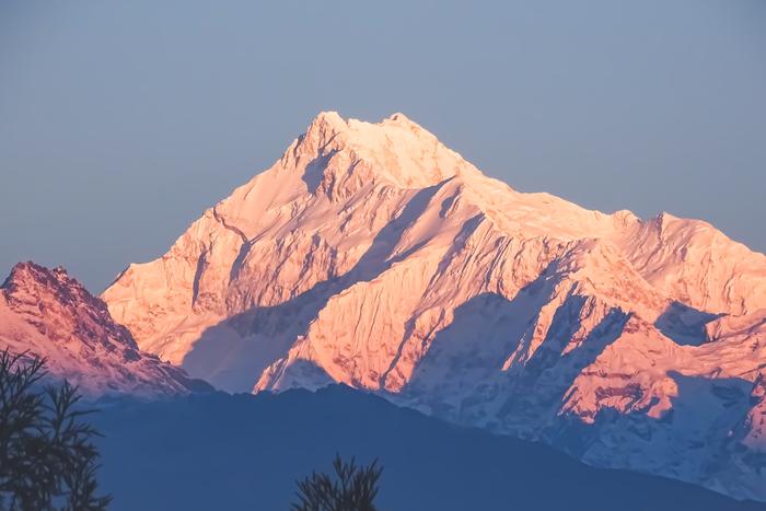 Фрирайдер Луис Стицингер пропал на спуске в Гималаях