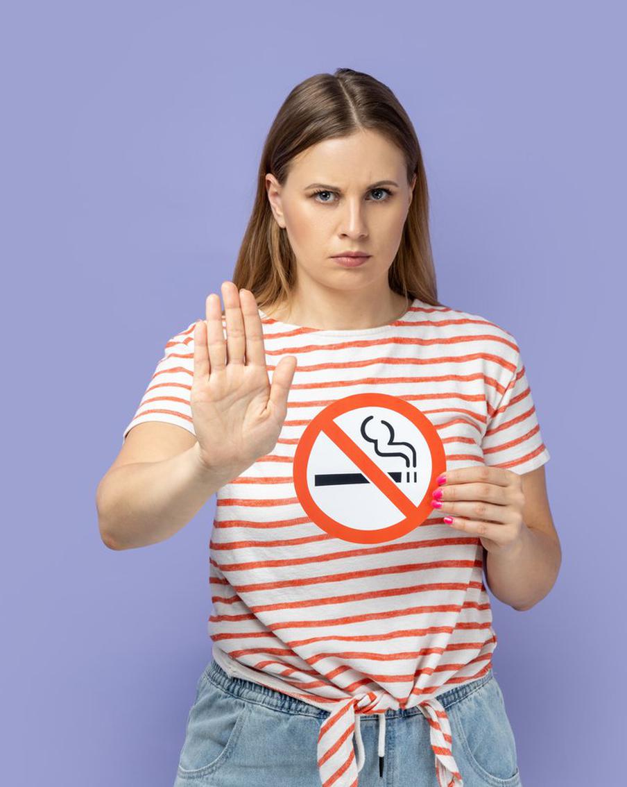 Стало известно, как выглядит среднестатистический курильщик в РФ