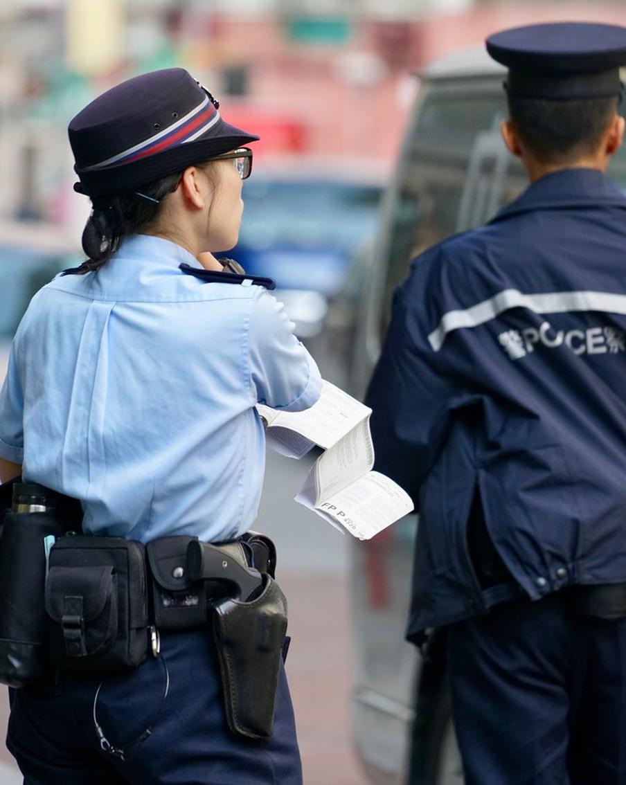 В Гонконге арестовали женщину из-за падения кошек из окна&nbsp;