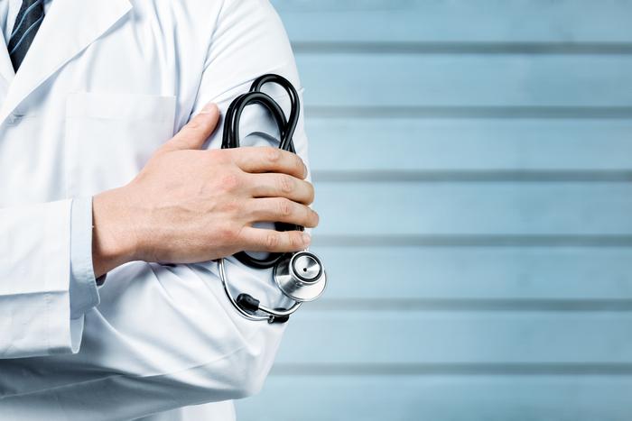 Бразильского врача уволили за назначение странного лечения ребёнку