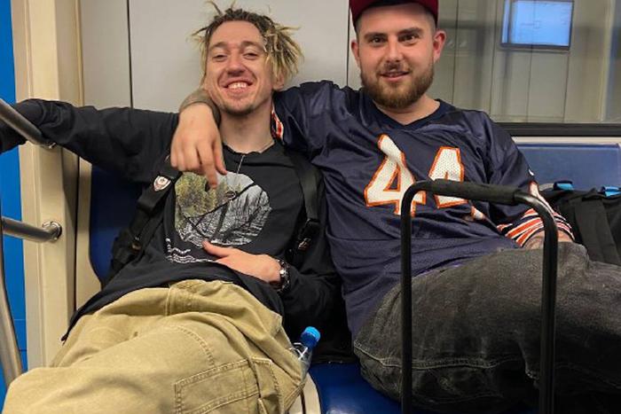 "Это Щукинска-я.  Только не души меня!" Рэперы зачитали фристайл в московском метро