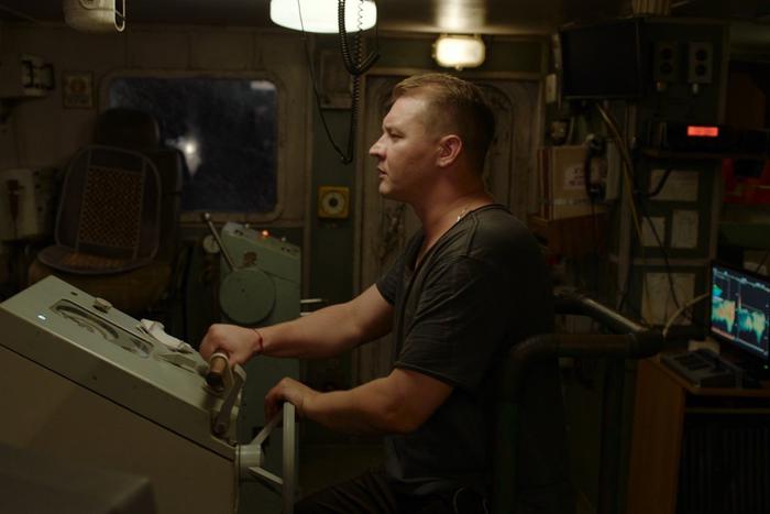 Ржавый траулер проверит людей на прочность. В прокат выходит фильм-катастрофа Бориса Хлебникова "Снегирь"