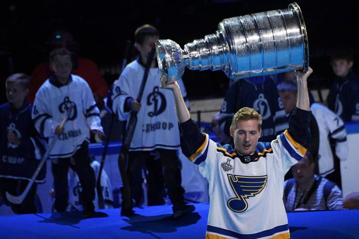 Россиянин Иван Барбашёв отдал голевую в первом матче финальной серии плей-офф НХЛ