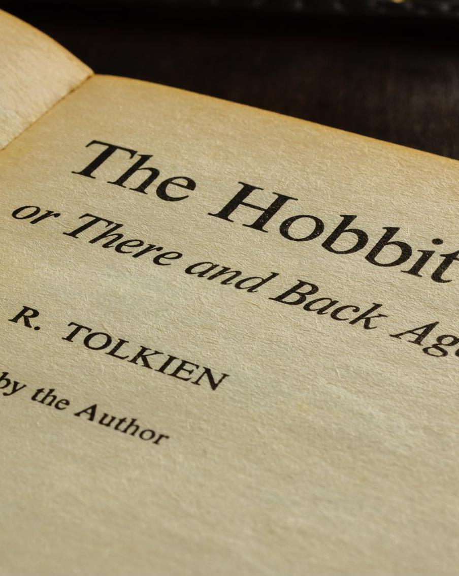 На аукционе продадут письмо автора "Властелина колец"