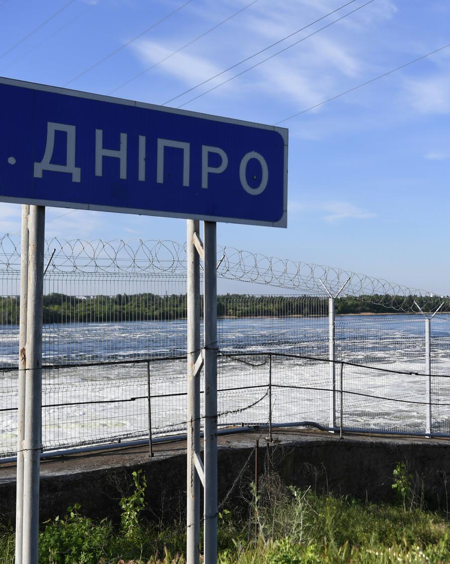 Мэр Новой Каховки подтвердил разрушение части ГЭС