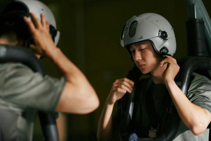 Звёзды китайских дорам посылают политический месседж в военной драме "Король неба"