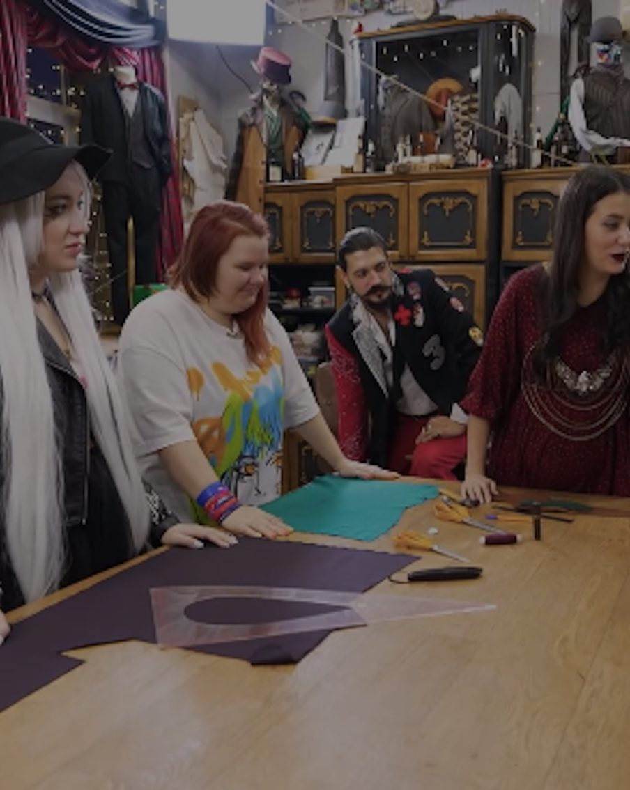 Четыре клоунессы и цыганский барон. Добрый и злой зритель посмотрели, что стало с участницами реалити-шоу "Четыре свадьбы"