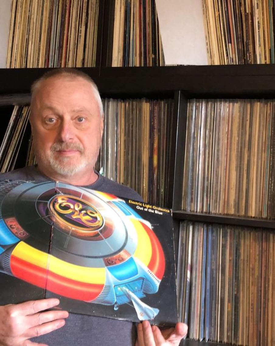 Москвич меняет коллекцию виниловых пластинок на квартиру в столице