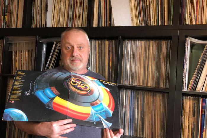 Москвич меняет коллекцию виниловых пластинок на квартиру в столице