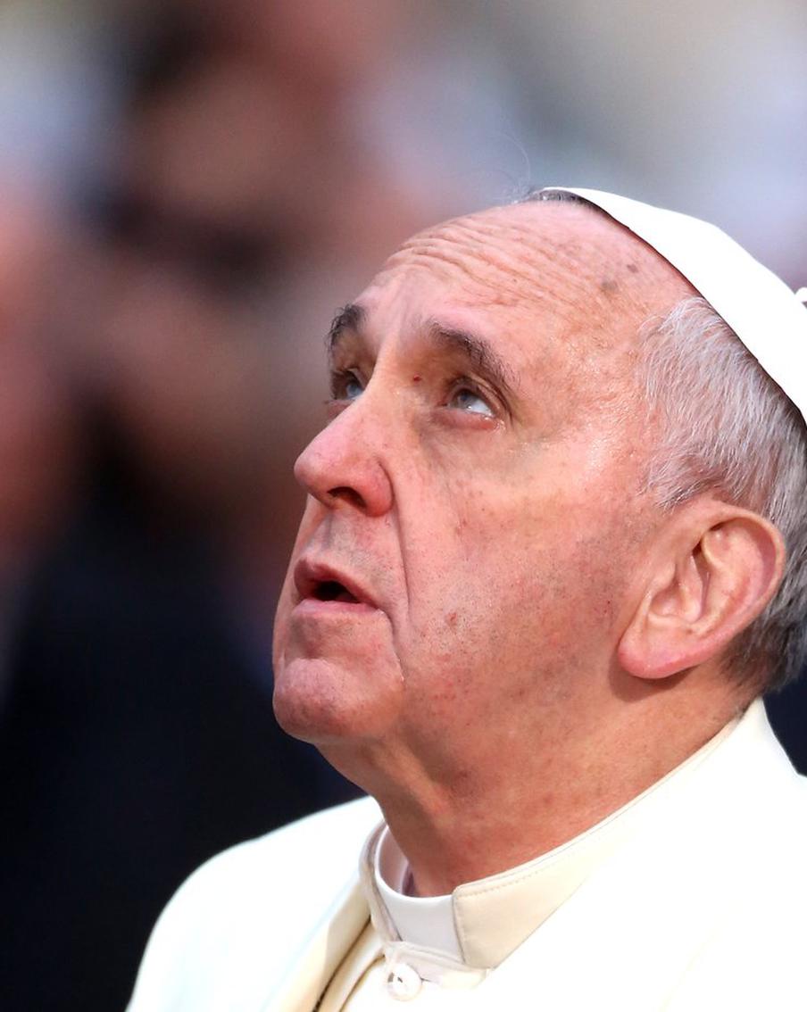 86-летний папа римский перенесёт операцию