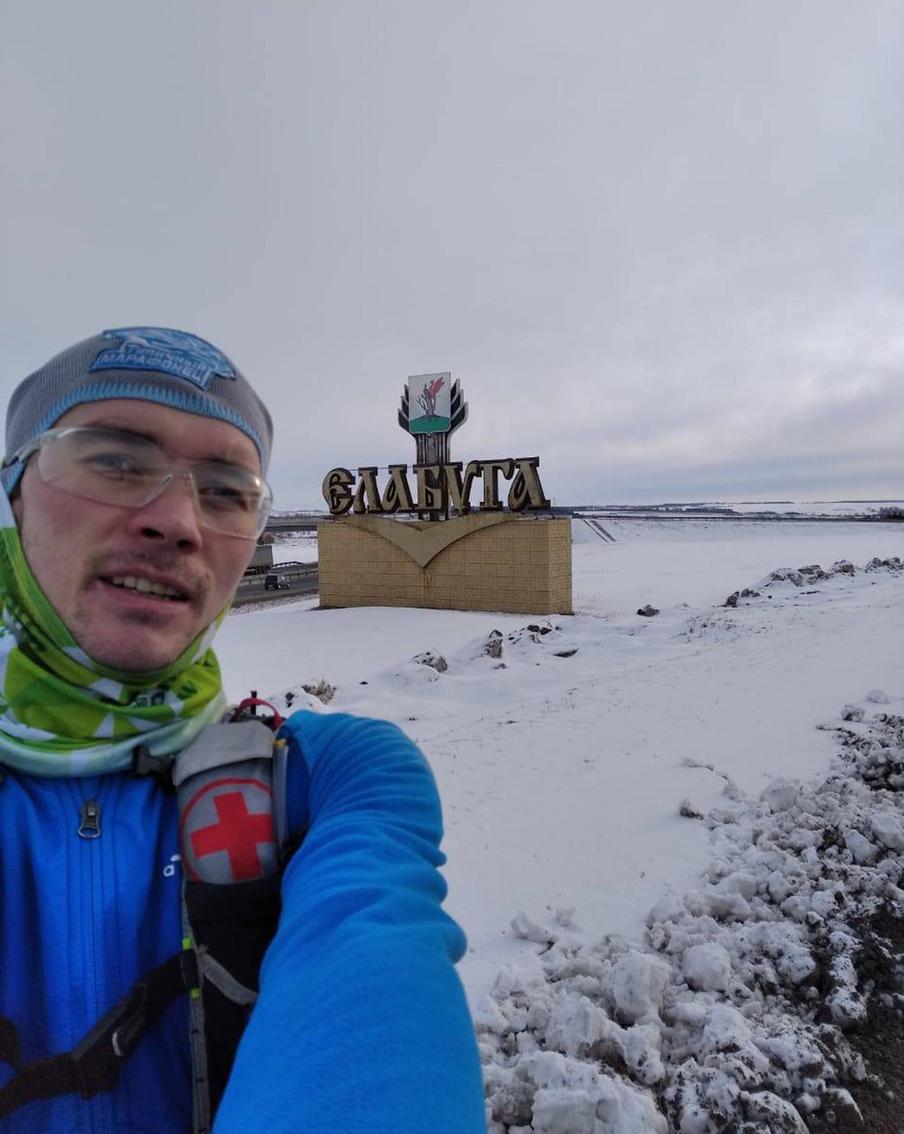 Максим Егоров на бегу увидел почти всю Россию.