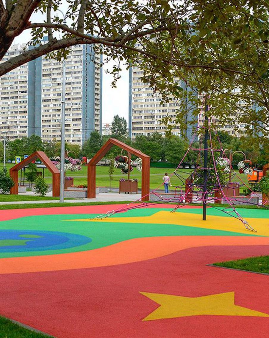 Школьные дворы станут центрами социализации благодаря программе их обновления