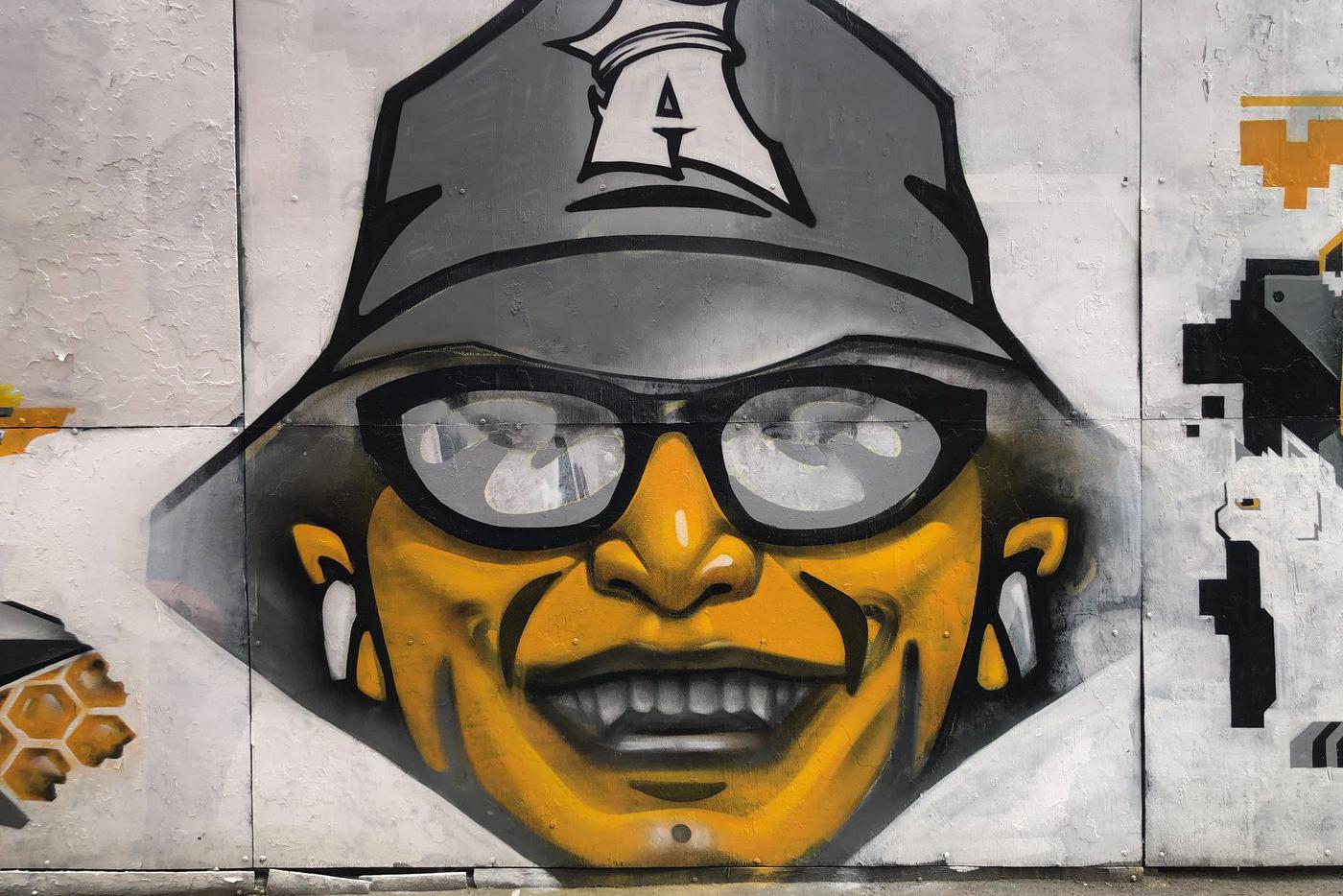 Художник Василий Чапай из Чебоксар изобразил безымянного супергероя: "Это один из моих любимых образов, – рассказал он Metro. – У него нет национальности. Но больше всего он похож на китайца".