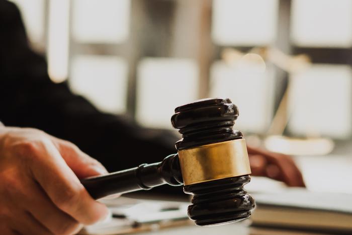 В Москве будут судить 90-летнего мужчину: он убил жену, расчленил её труп и выбросил части тела с балкона