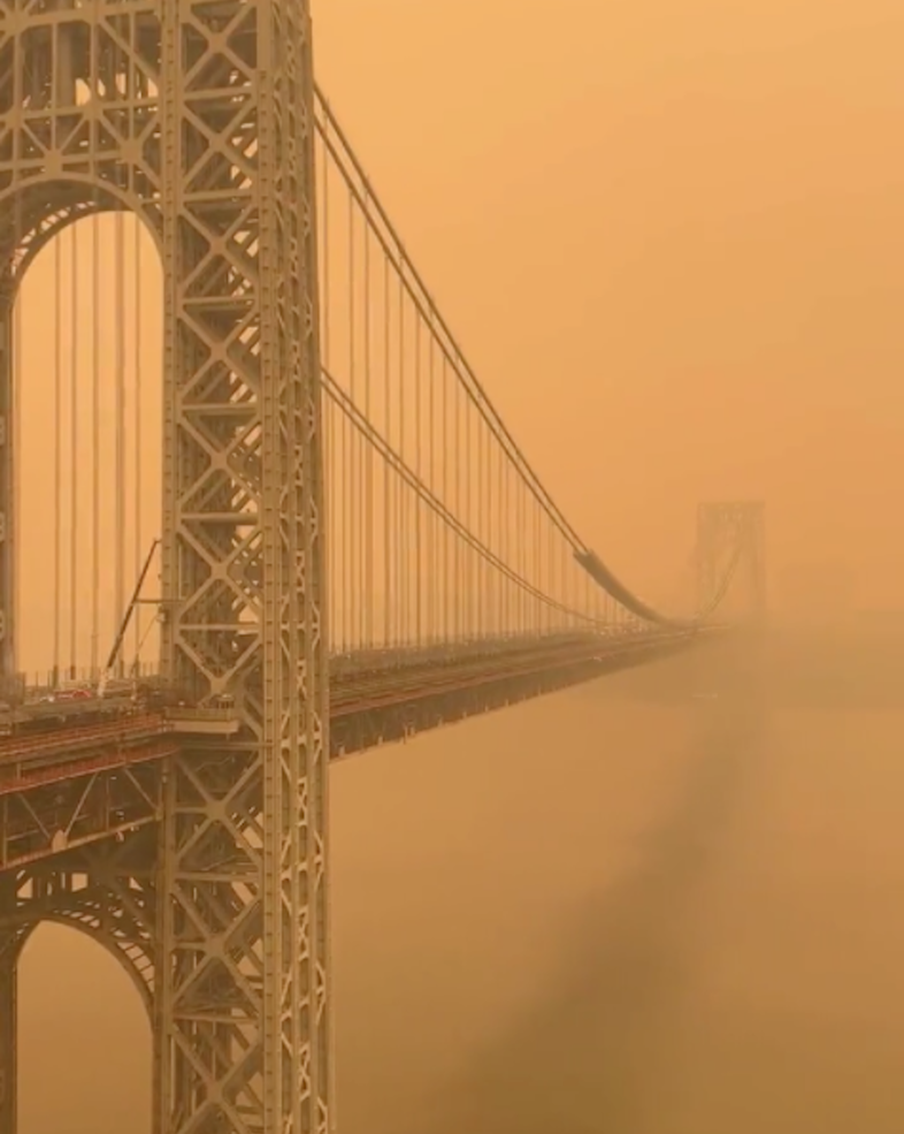 На Бруклинском мосту машины ехали с черепашьей скоростью