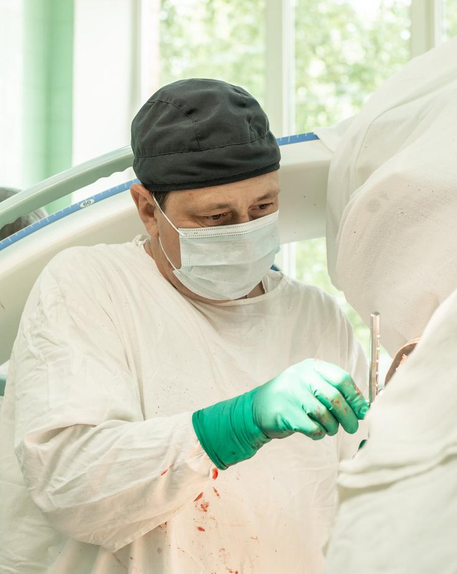 "С такими травмами обычно не выживают". Врачи из Солнечногорска достали пациента с того света