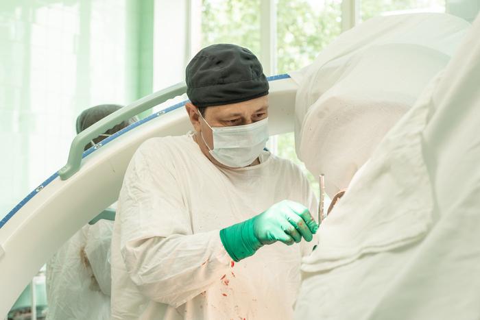 "С такими травмами обычно не выживают". Врачи из Солнечногорска достали пациента с того света