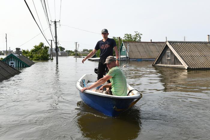 МЧС доставит специальную технику в Херсонскую область