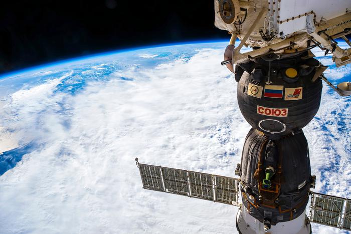 Поздравления с Днём России с МКС: космонавты поздравили соотечественников с праздником