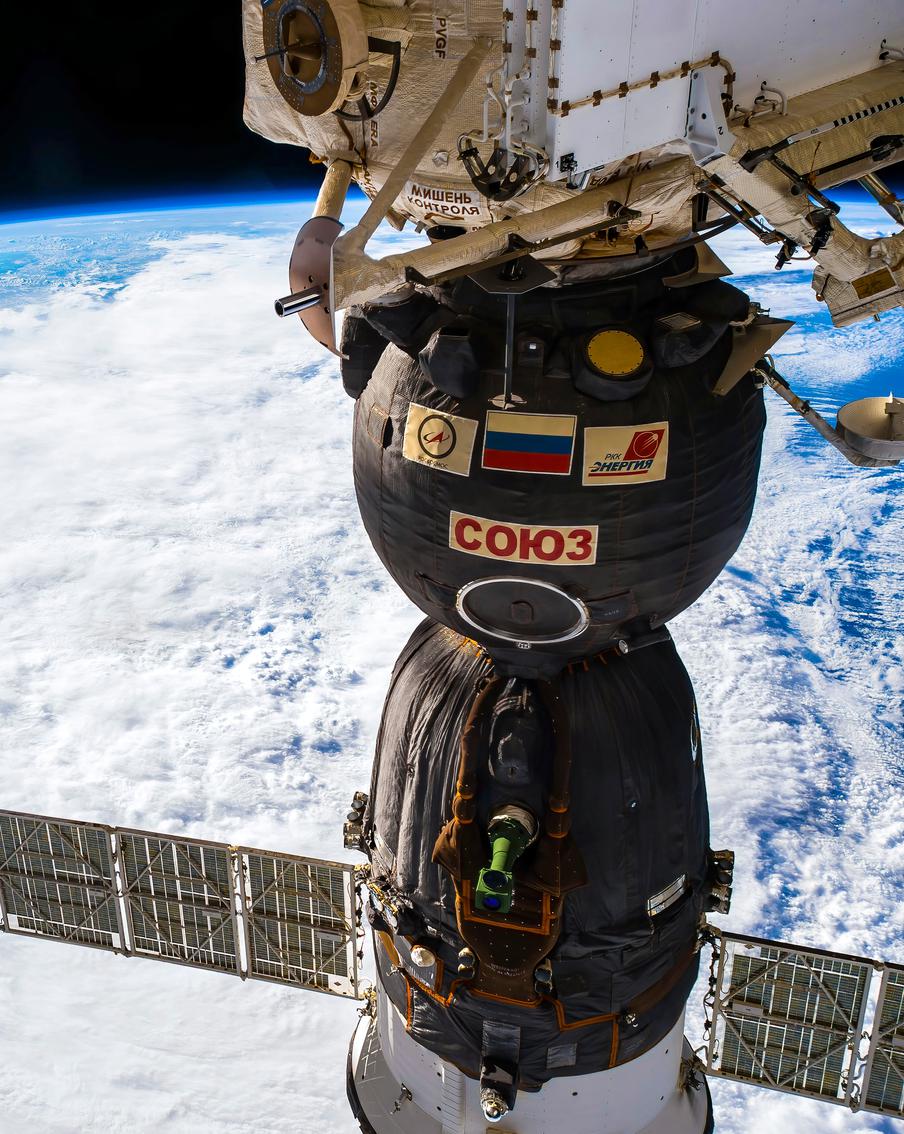 Поздравления с Днём России с МКС: космонавты поздравили соотечественников с праздником